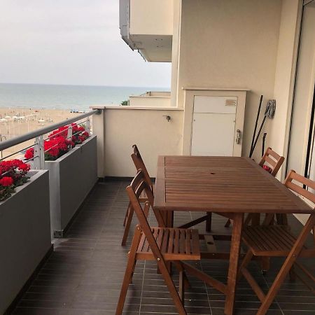 Brezza Da Mare Apartment Rimini Exterior photo